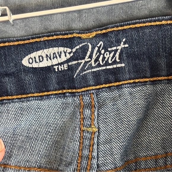 Old Navy The Flirt Women’s Mid-rise Blue Straight Leg Jeans w/distressing Sz 10 - Picture 3 of 12
